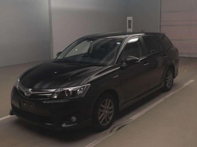 50118 Toyota Corolla fielder NKE165G 2013 г. (TAA Kantou)